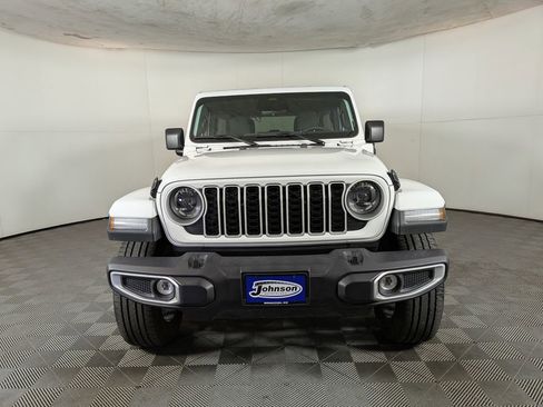 Certified 2025 Jeep Wrangler Unlimited Sahara image 2