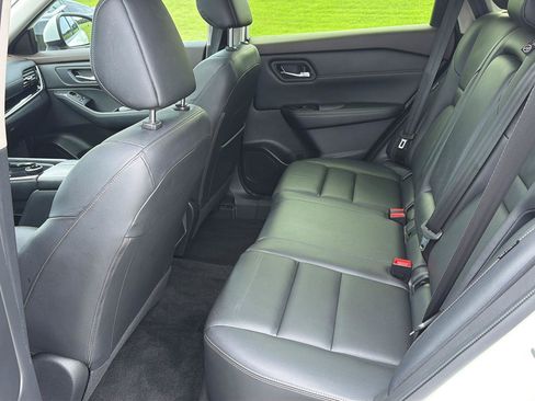 Used 2023 Nissan Rogue SL AWD/4WD image 11