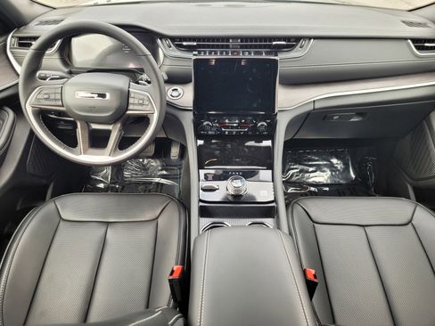 New 2025 Jeep Grand Cherokee L Limited w/ Luxury Tech Group II image 11