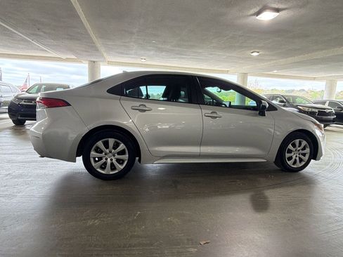 Used 2023 Toyota Corolla LE image 7