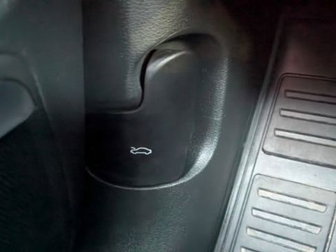 Used 2021 Audi e-tron Prestige image 33