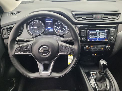 Used 2020 Nissan Rogue Sport S image 22