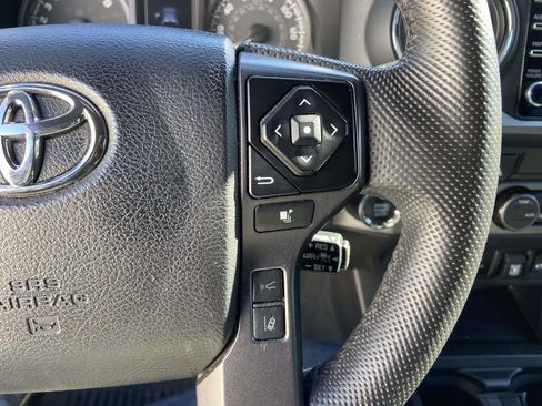 Used 2022 Toyota Tacoma TRD Sport w/ Technology Package AWD/4WD image 34