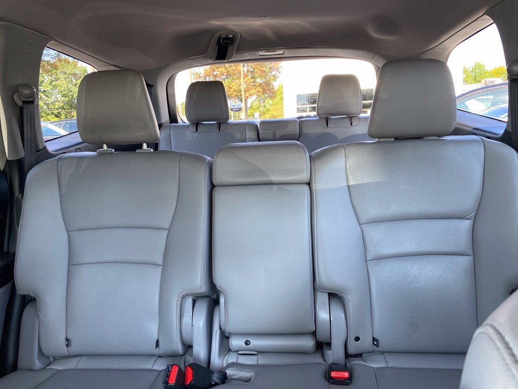 Used 2016 Honda Pilot Touring image 15