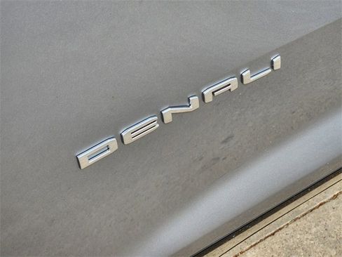 New 2026 GMC Acadia Denali image 8