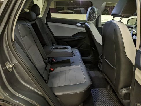 New 2025 Volkswagen Taos SE image 25