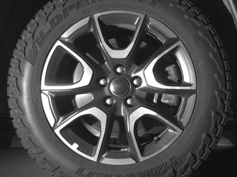 Used 2025 Jeep Compass Trailhawk image 13