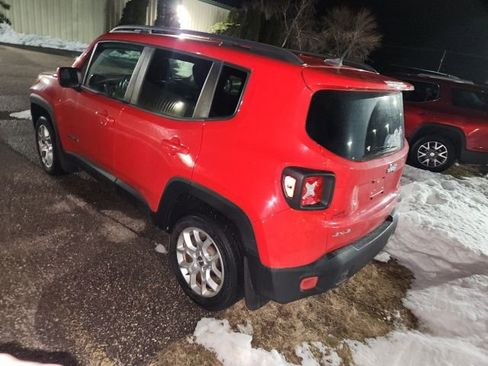Used 2016 Jeep Renegade Latitude w/ Popular Equipment Group image 7