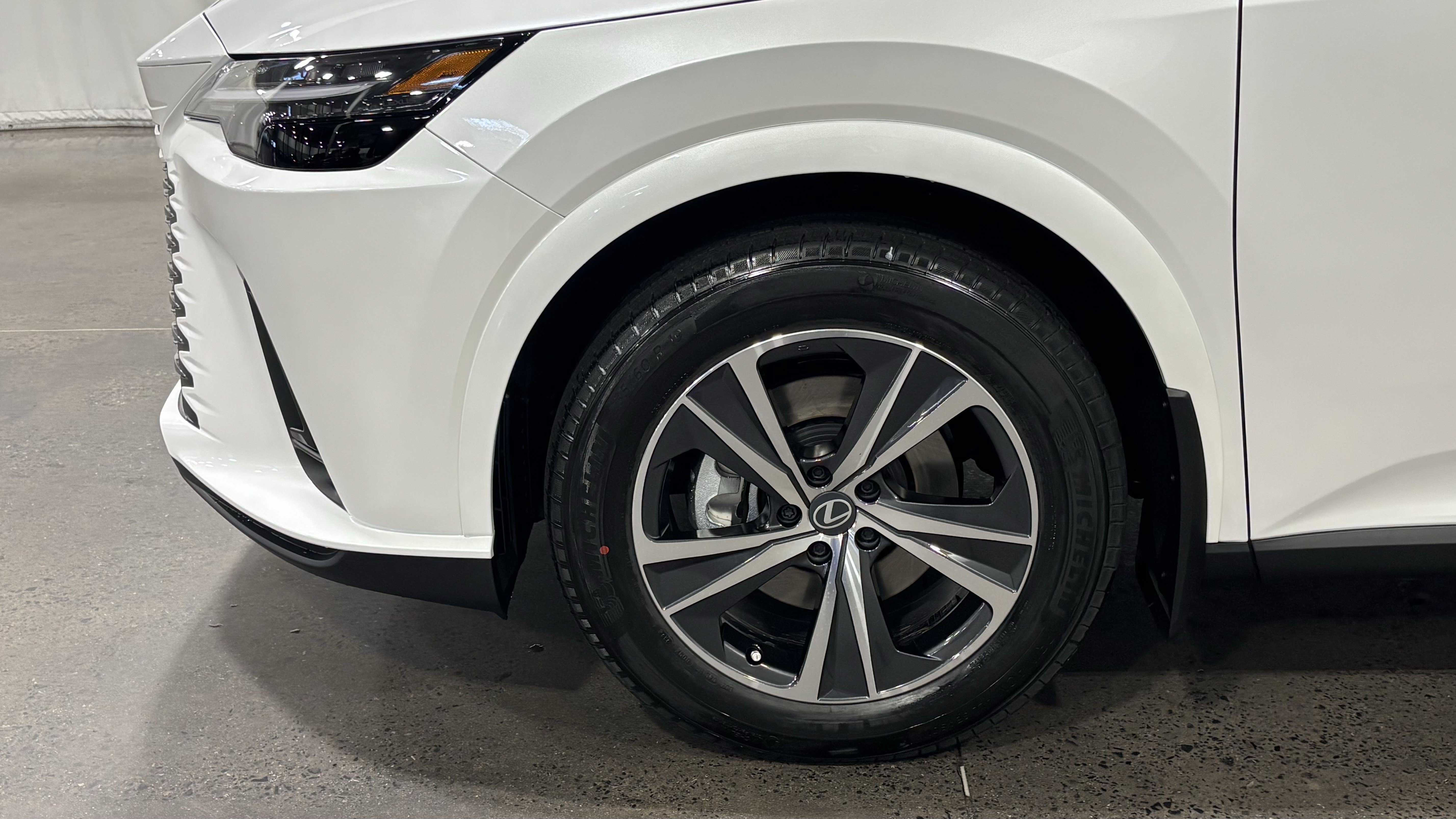 New 2026 Lexus RX 350h AWD/4WD image 8