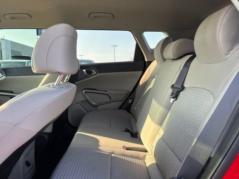 Used 2022 Kia Soul S FWD image 9