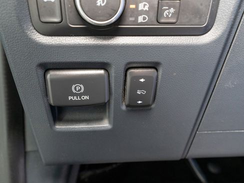 Used 2022 Ford F150 Lariat w/ FX4 Off-Road Package image 35