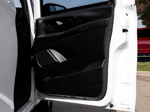 Used 2023 Mercedes-Benz Metris image 43