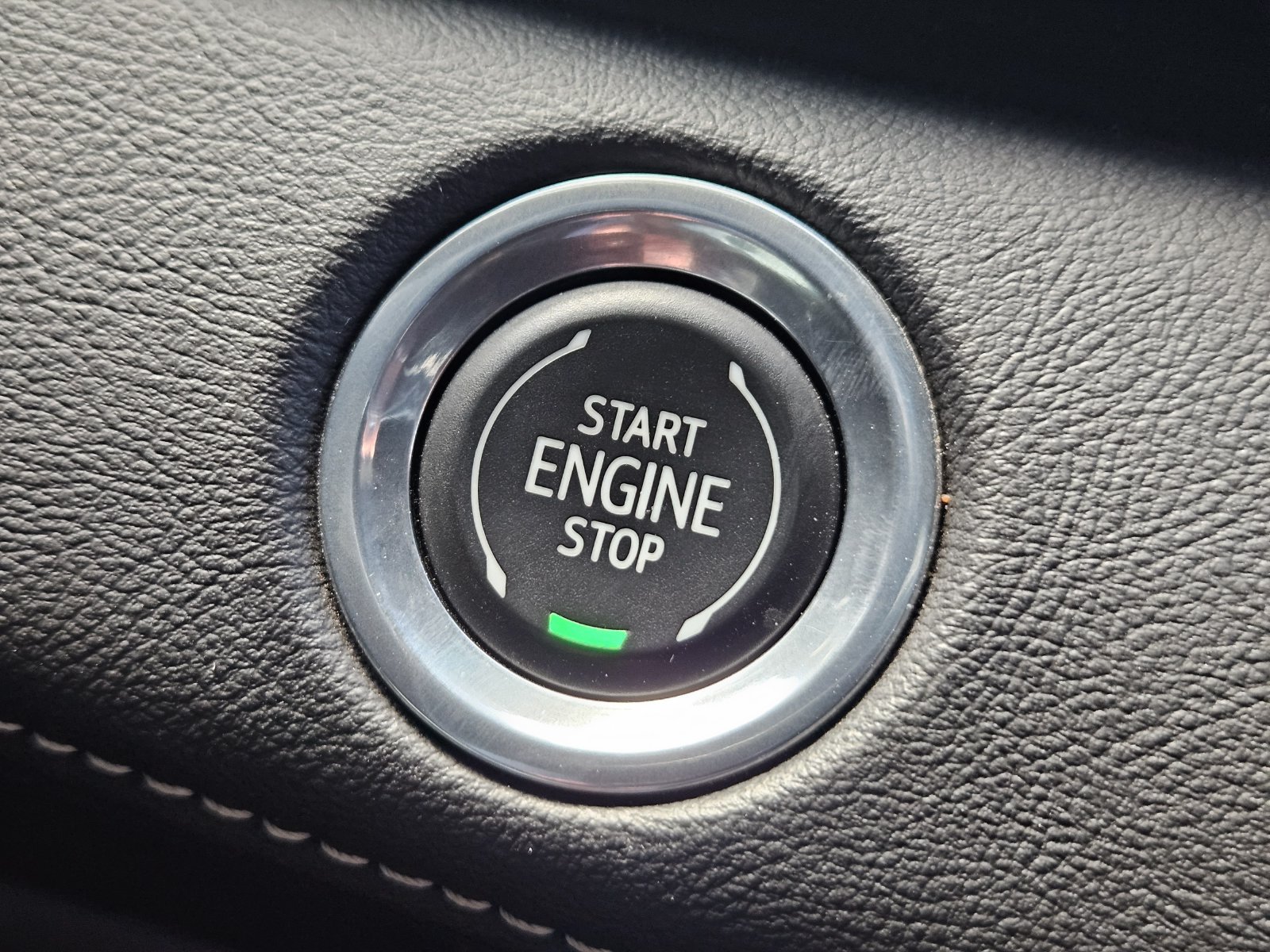 Used 2023 Cadillac Escalade Premium Luxury AWD/4WD image 24