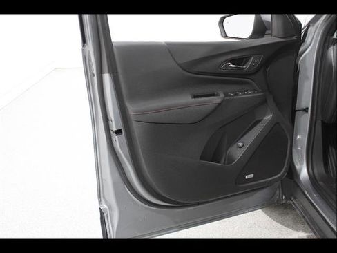 Used 2023 Chevrolet Equinox RS w/ RS Leather Package AWD/4WD image 4