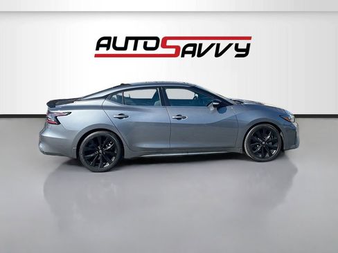 Used 2023 Nissan Maxima SR w/ Sport Mat Group FWD image 8