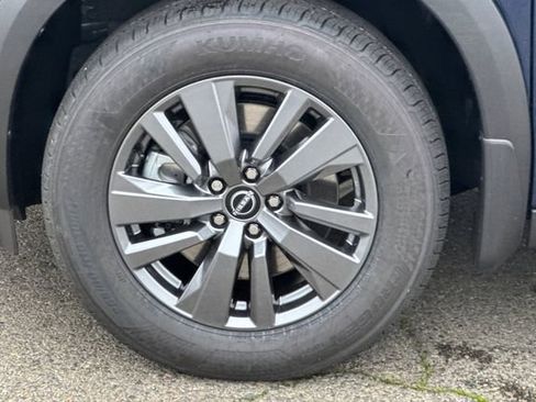 New 2025 Nissan Pathfinder SV w/ Black Appearance Package image 22