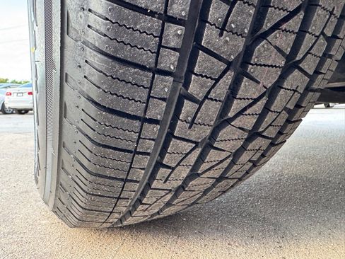 Used 2020 Ford Explorer XLT w/ Equipment Group 202A image 13