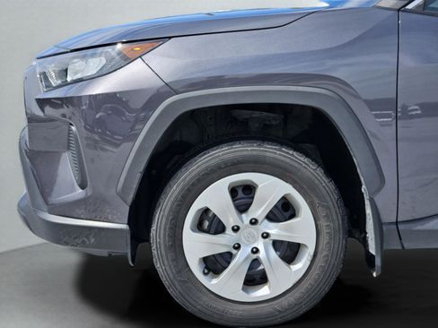 Used 2022 Toyota RAV4 LE image 30