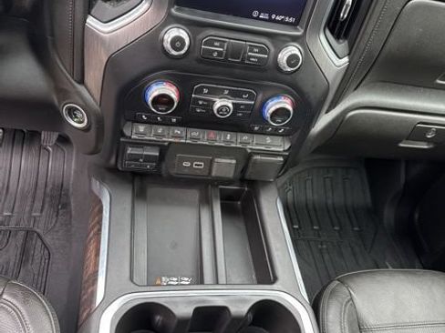 Used 2020 GMC Sierra 2500 Denali w/ Denali Ultimate Package AWD/4WD image 29