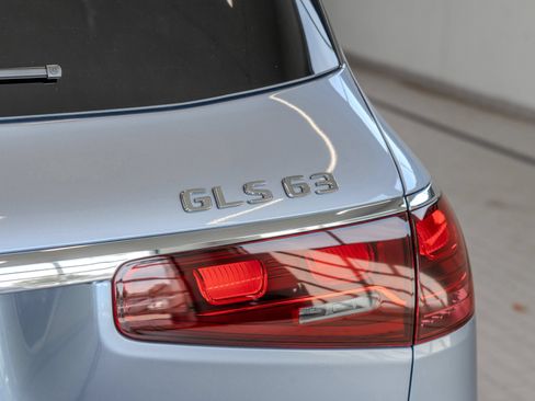 Used 2026 Mercedes-Benz GLS 63 AMG 4MATIC image 24