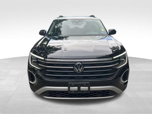 Used 2024 Volkswagen Atlas Peak Edition SE AWD/4WD image 8