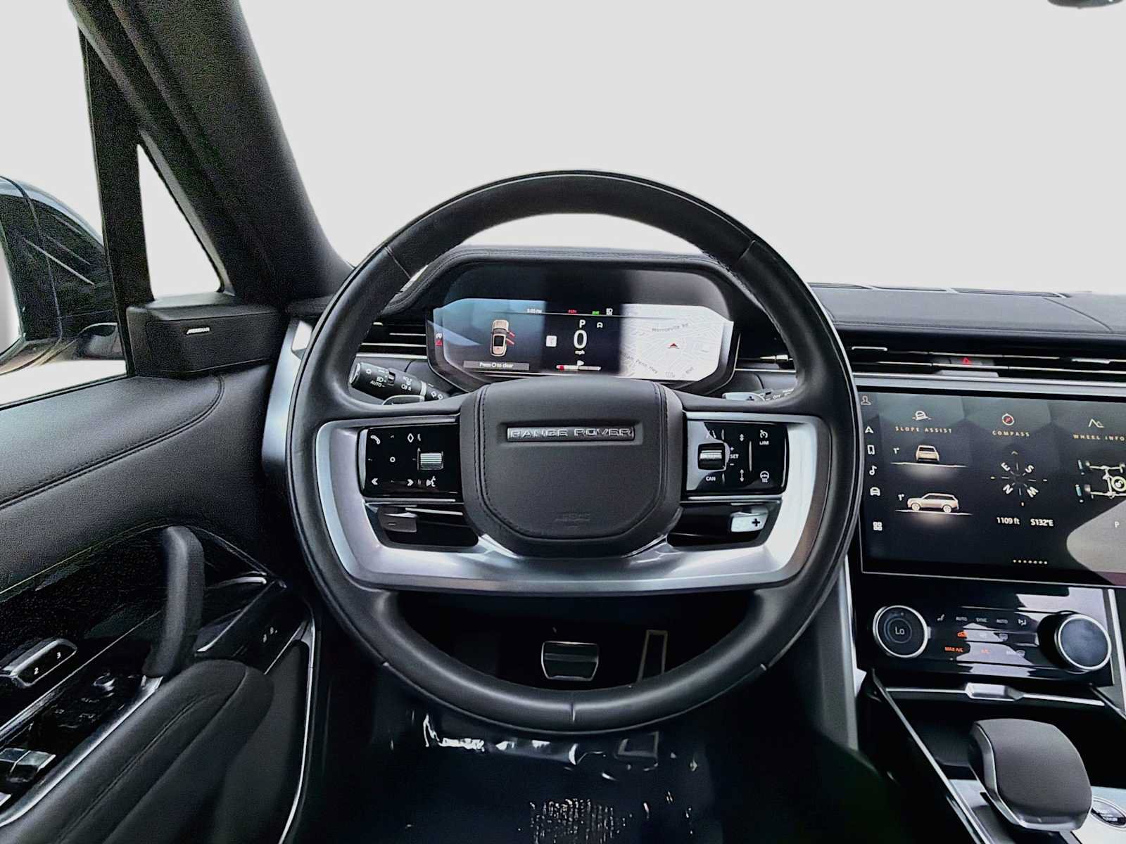 Certified 2023 Land Rover Range Rover SE AWD/4WD image 11