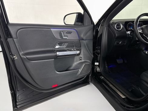 Certified 2023 Mercedes-Benz GLB 250 4MATIC image 22