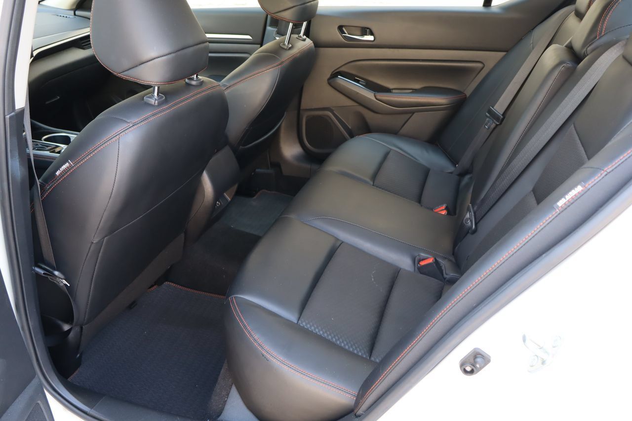 Used 2024 Nissan Altima 2.5 SR FWD image 5