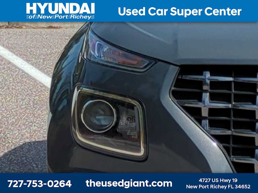Certified 2025 Hyundai Venue SEL FWD image 9