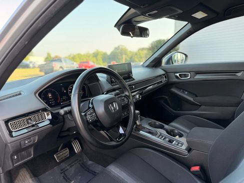 Used 2025 Honda Civic Sport image 14