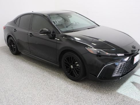 Certified 2025 Toyota Camry SE w/ Convenience Package FWD image 4