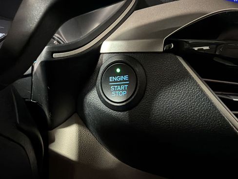 Used 2022 Ford Escape SE w/ SE Sport Appearance Package FWD image 26
