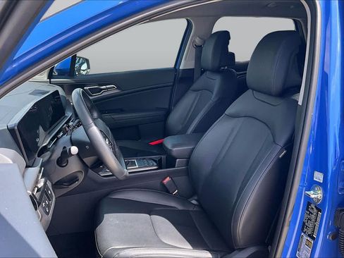 Certified 2026 Kia Sportage EX FWD image 8