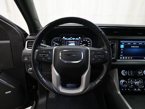Used 2021 GMC Yukon Denali w/ Denali Premium Package AWD/4WD image 4