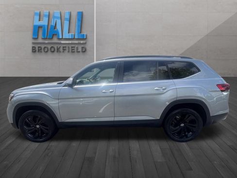 Certified 2023 Volkswagen Atlas SE w/ Black Wheel Package AWD/4WD image 3