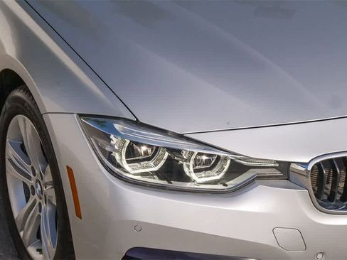Used 2018 BMW 330i Sedan image 4