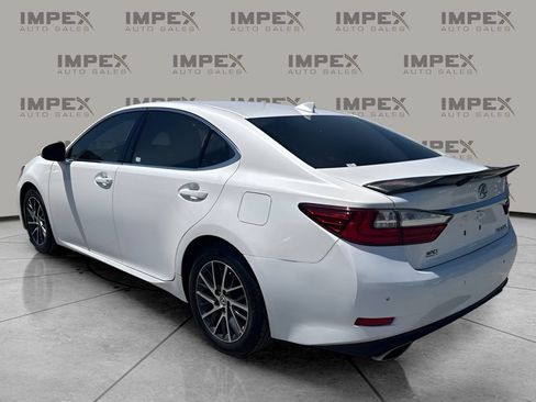 Used 2016 Lexus ES 350 w/ Luxury Package w/Wood Trim FWD image 3