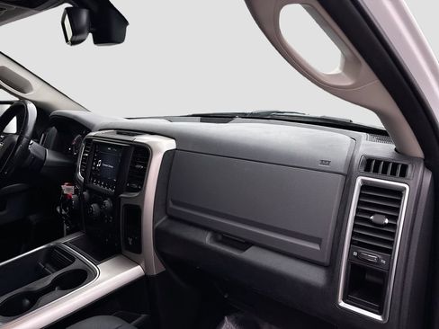 Used 2020 RAM 1500 Classic SLT w/ Luxury Group RWD image 28