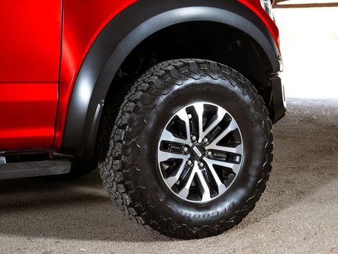 Used 2019 Ford F150 Raptor w/ Equipment Group 802A Luxury AWD/4WD image 54