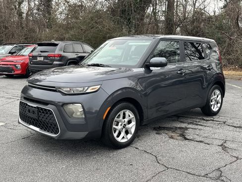 Used 2022 Kia Soul LX w/ Technology Package image 2