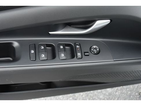 New 2026 Hyundai Elantra SE image 17