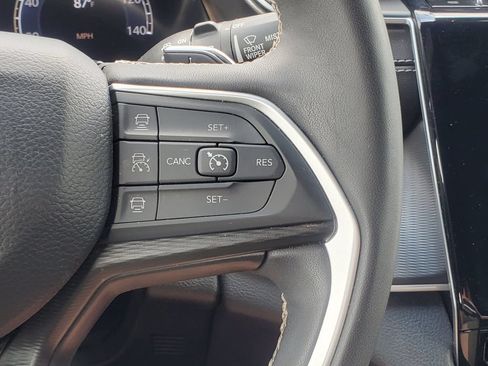 Used 2024 Jeep Grand Cherokee Altitude AWD/4WD image 14