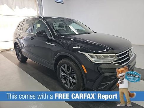 Used 2023 Volkswagen Tiguan SE FWD image 2