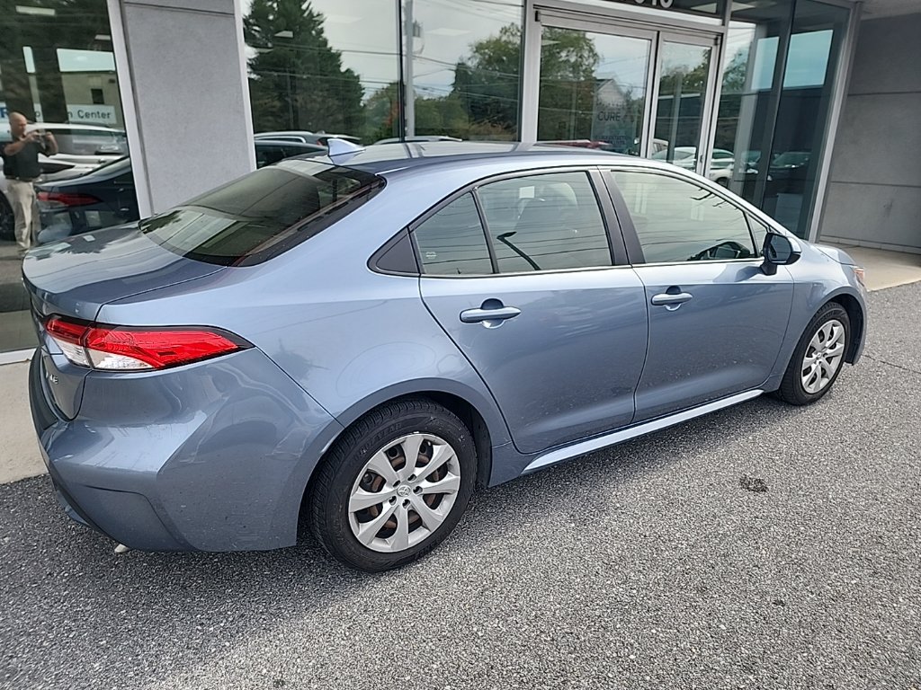 Used 2022 Toyota Corolla LE FWD image 4