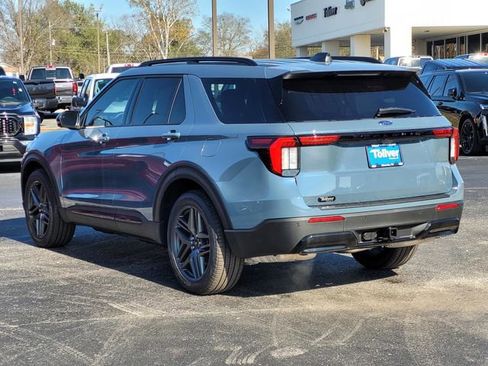 New 2026 Ford Explorer ST-Line w/ ST-Line Street Pack image 4