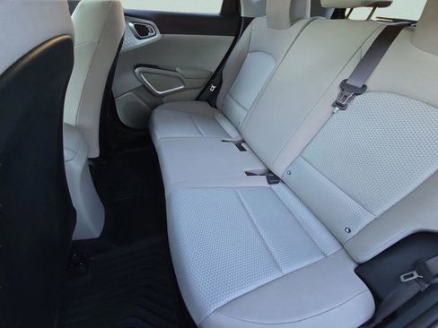 Used 2024 Kia Soul LX image 17