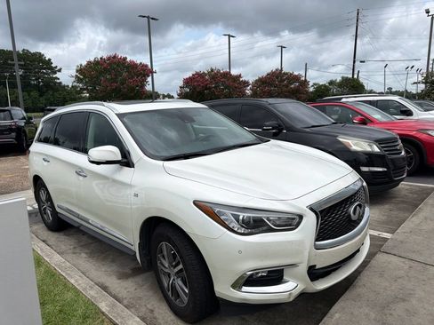 Used 2020 INFINITI QX60 Luxe w/ Essential Package FWD image 4