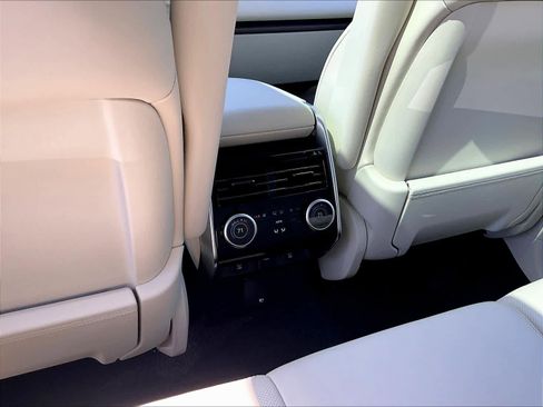 New 2026 Land Rover Range Rover SE AWD/4WD image 16