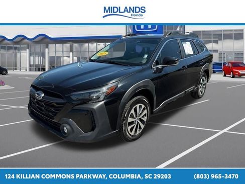 Used 2024 Subaru Outback Premium AWD/4WD image 3