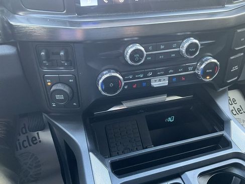 Used 2024 Ford F250 Lariat w/ Black Appearance Package image 13